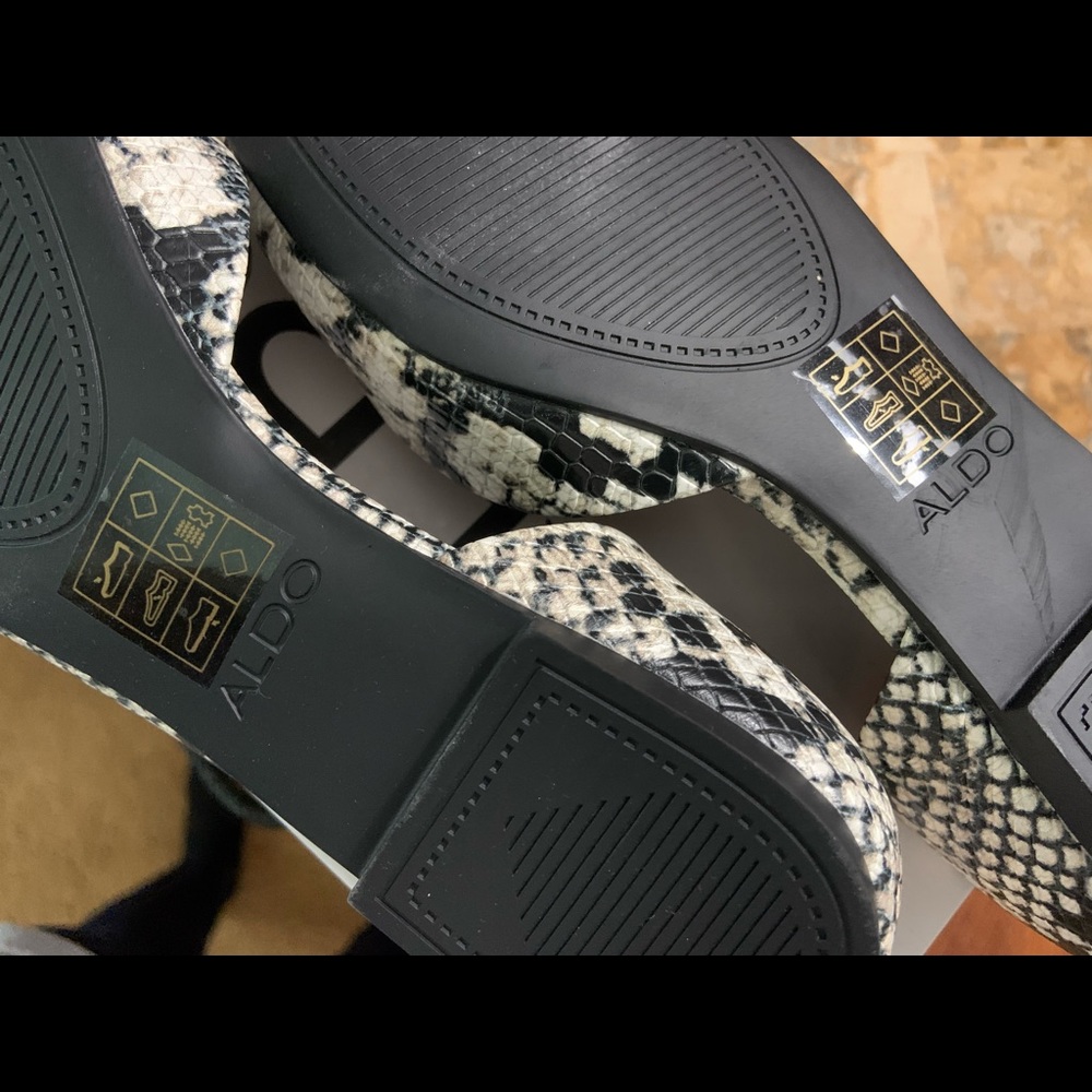 Aldo flats - Picture 2 of 4